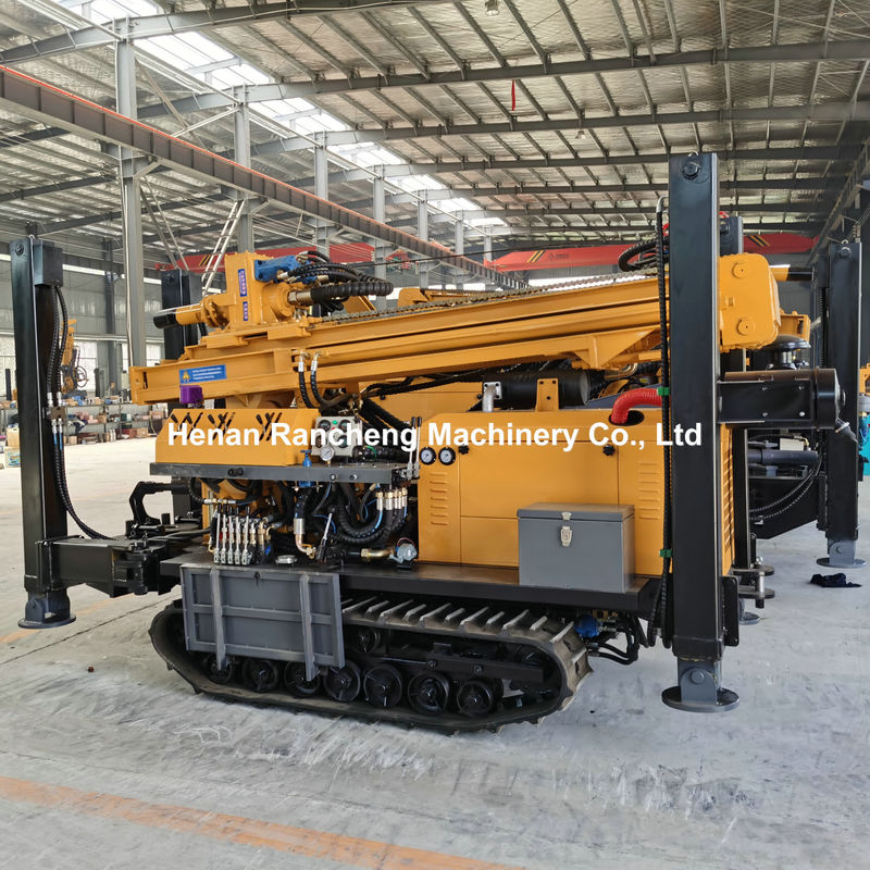 180m Deep Rock RCF180C Crawler déplaçant une plateforme de forage multifonctionnelle en stock