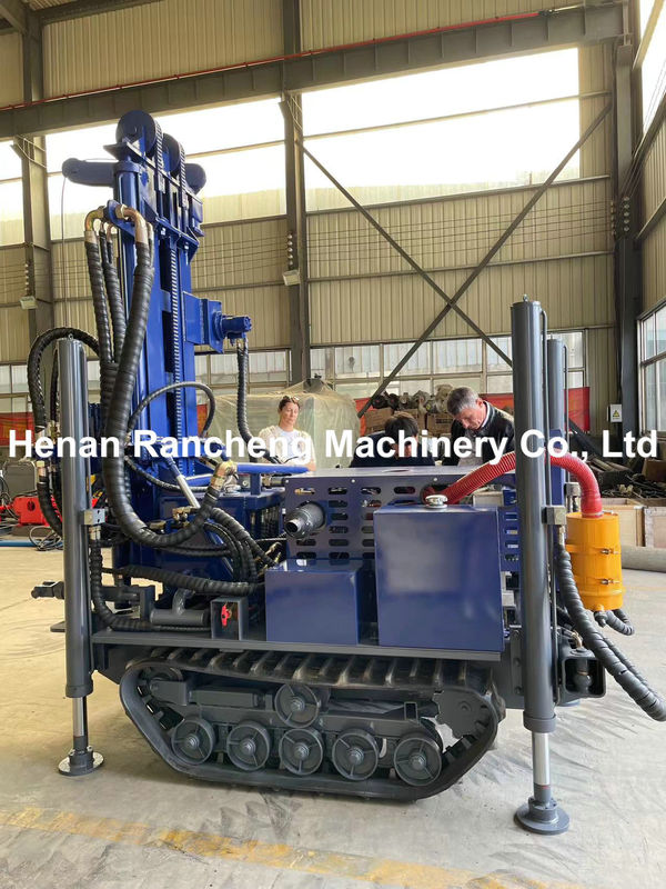 Puissante plateforme de forage de puits d'eau de 180 m Mini Crawler avec moteur YuChai de 77,3 kW pour le forage de trous