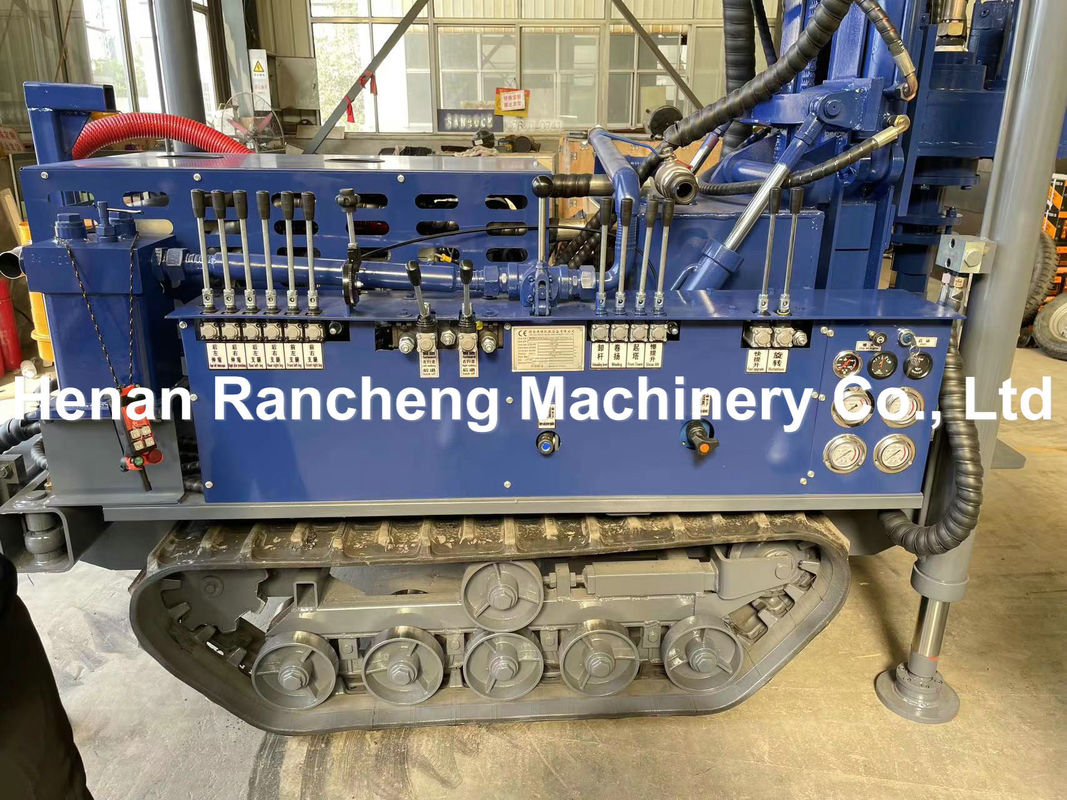 Puissante plateforme de forage de puits d'eau de 180 m Mini Crawler avec moteur YuChai de 77,3 kW pour le forage de trous