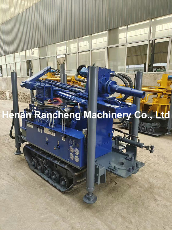 Puissante plateforme de forage de puits d'eau de 180 m Mini Crawler avec moteur YuChai de 77,3 kW pour le forage de trous