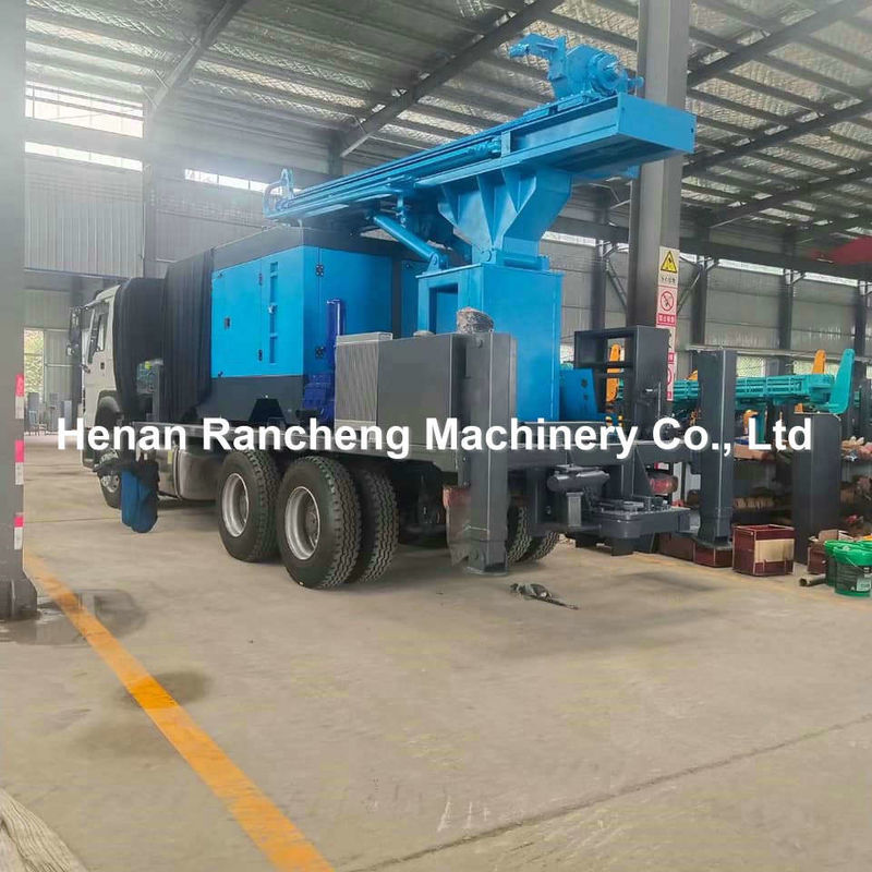 Forage de puits hydraulique à trois roues monté sur l'eau Forage de puits profondeur de forage 400m avec moteur de véhicule de charge Cummins 170 HP