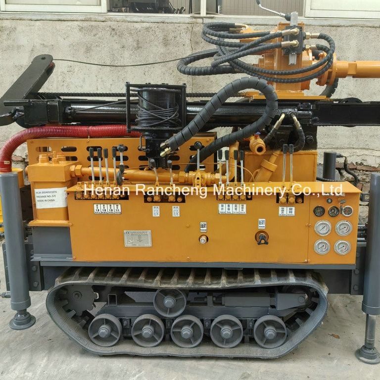 150 m de profondeur Machine de forage hydraulique de puits d'eau 90-300 mm de diamètre avec une force de levage de 12 T