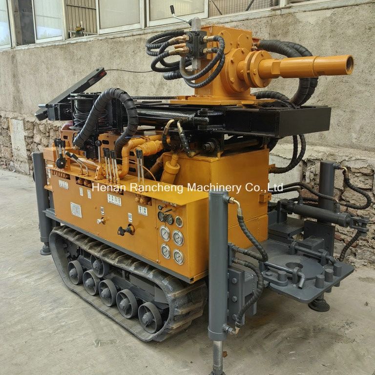 Pneumatique de forage de puits d'eau de 180m multi-fonction Crawler monté avec 55KW Quanchai Diesel