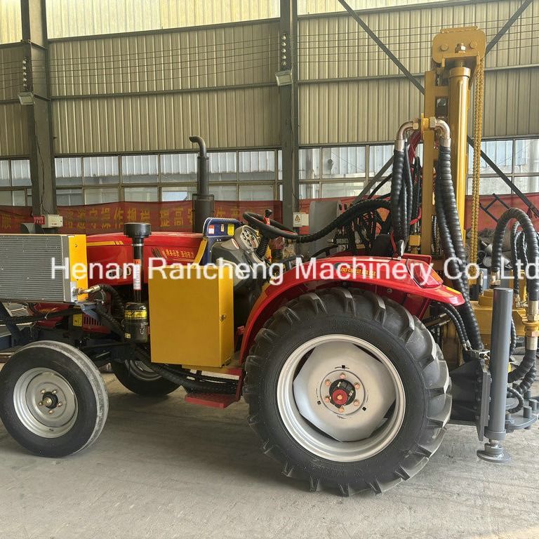 Machine de forage montée sur tracteur capable de forer à 200 m de profondeur
