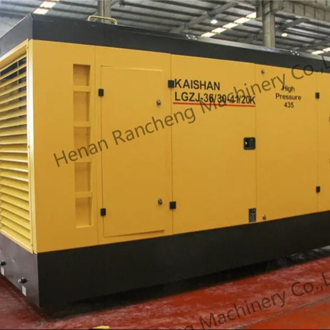 Compresseur d'air à vis mobile de 30 bar avec moteur Cu-mmins de 550 ch pour puits profonds