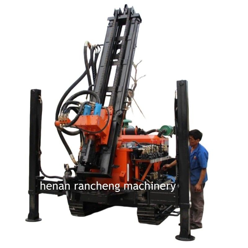 180m Deep Rock RCF180C Crawler déplaçant une plateforme de forage multifonctionnelle en stock