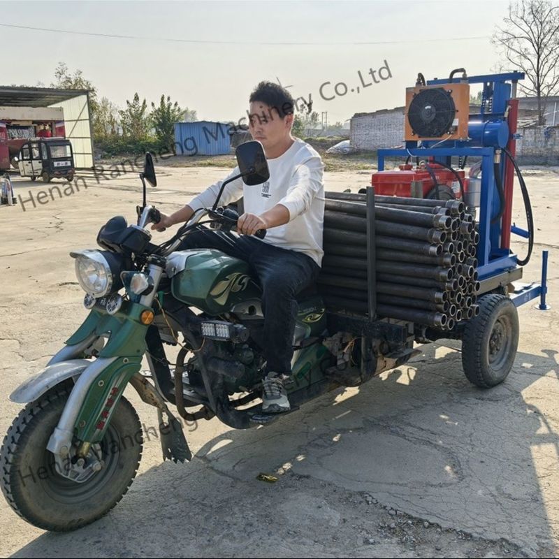 Petite plateforme hydraulique portable à trois roues pour le forage de puits d'eau pour un forage efficace de puits