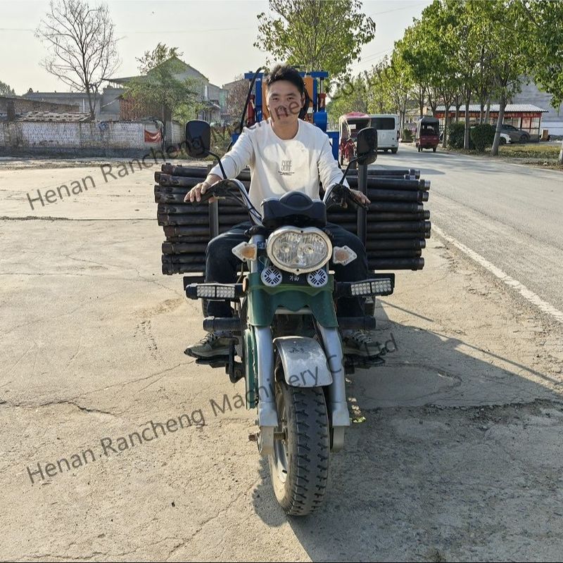 Petite plateforme hydraulique portable à trois roues pour le forage de puits d'eau pour un forage efficace de puits