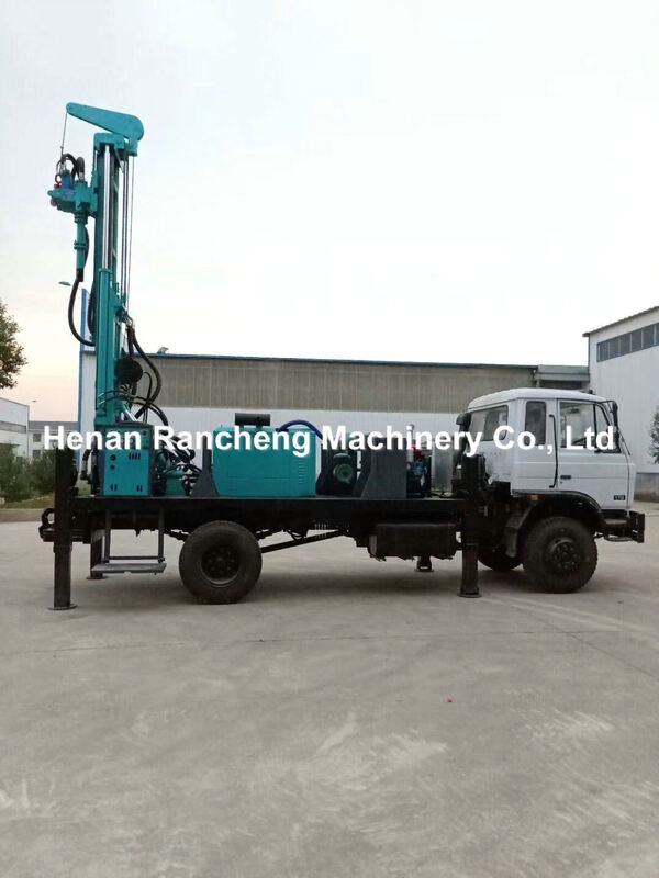 300 m de profondeur camion monté sur une plateforme de forage de puits d'eau 80 km/h 266 chevaux moteur de véhicule de charge