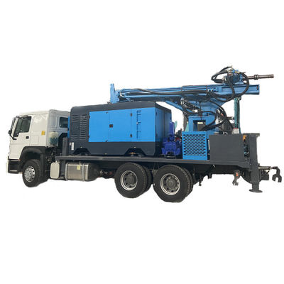 Forage de puits à 500 m de profondeur Camions à eau 266HP Moteur de charge 40 - 130 tours par minute Vitesse de rotation