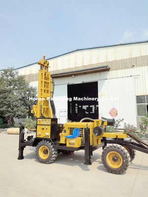 Machine de forage de puits à eau de type diesel à quatre roues de 220 m maximum