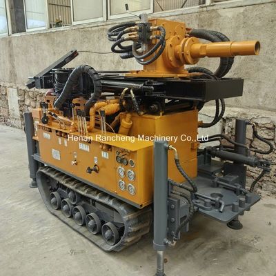 150 m de profondeur Machine de forage hydraulique de puits d'eau 90-300 mm de diamètre avec une force de levage de 12 T